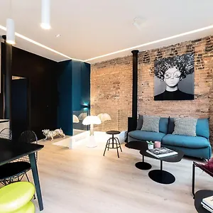 https://exclusive-loft-in-le-marais.fr-paris.fr