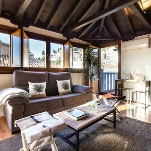 https://fantastico-atico-con-terraza-y-vistas-en-el-centro.es-andalucia.com